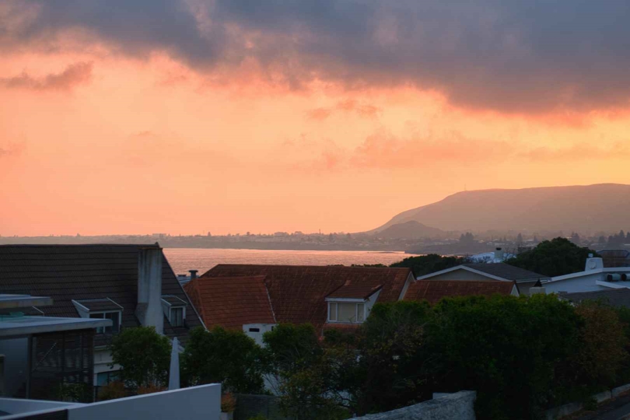 4 Bedroom Property for Sale in Voelklip Western Cape